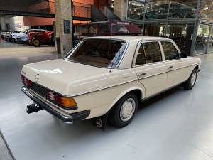 Afbeelding 6/40 van Mercedes-Benz 230 E (1983)