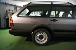 Bild 10/42 von Volkswagen Passat Variant 1.8 (1986)