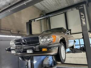 Image 45/50 of Mercedes-Benz 560 SL (1987)