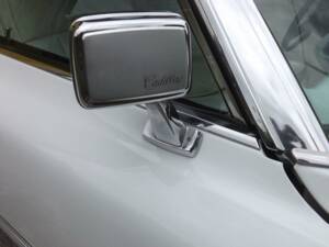 Immagine 43/50 di Cadillac DeVille Convertible (1969)