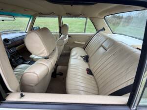 Imagen 18/34 de Mercedes-Benz 230 E (1983)
