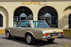 Image 17/56 de Mercedes-Benz 280 SL (1970)