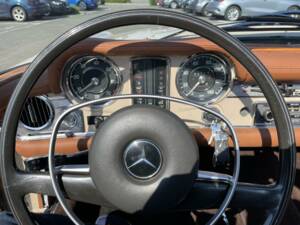 Immagine 33/50 di Mercedes-Benz 280 SL (1969)