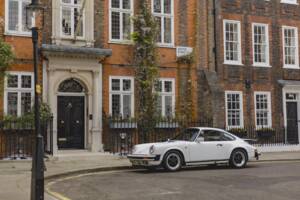 Image 15/33 of Porsche 911 Carrera 3.2 (1988)