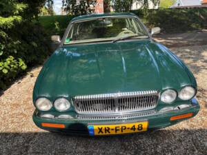 Image 1/10 de Daimler Double Six (1997)
