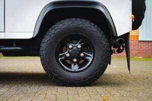 Image 14/41 of Land Rover Defender 90 "50th Anniversary" (1999)