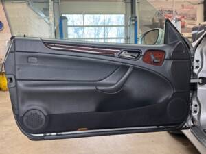 Image 19/50 of Mercedes-Benz CLK 230 Kompressor (2001)