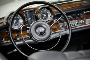Imagen 11/25 de Mercedes-Benz 300 SE (1963)