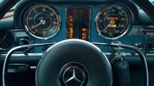 Image 61/63 of Mercedes-Benz 250 SL (1967)
