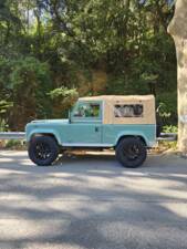 Image 17/72 of Land Rover 90 (1987)