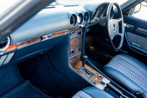 Image 35/47 of Mercedes-Benz 300 SL (1987)