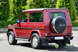 Immagine 3/49 di Mercedes-Benz 230 GE (SWB) (1993)