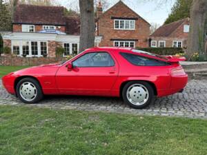 Image 12/33 of Porsche 928 S4 (1989)
