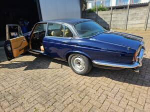 Bild 3/18 von Jaguar XJ 12 L (1978)