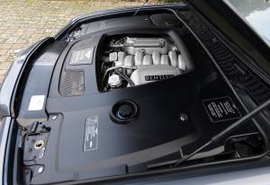 Image 28/50 of Bentley Azure (2007)