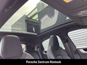 Bild 18/31 von Porsche Cayenne Coupé E-Hybrid (2025)