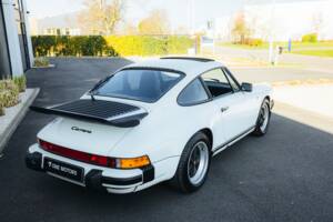 Bild 11/27 von Porsche 911 Carrera 3.2 (1989)