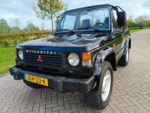 Image 7/8 of Mitsubishi Shogun (1987)