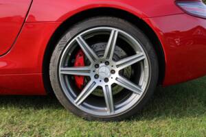 Image 25/57 of Mercedes-Benz SLS AMG (2010)