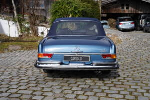 Image 12/18 de Mercedes-Benz 280 SE 3,5 (1970)