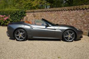 Bild 34/50 von Ferrari California (2010)