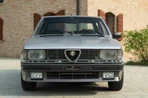 Imagen 3/50 de Alfa Romeo Giulietta 1.8 (1985)