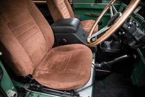 Image 9/41 of Land Rover 90 (1988)