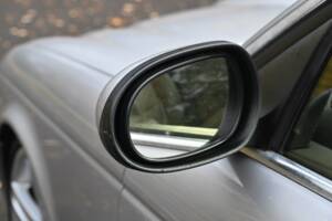 Image 19/50 of Jaguar XJ 8 4.2 (2006)