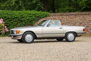 Image 18/50 de Mercedes-Benz 560 SL (1988)