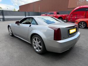 Image 7/31 of Cadillac XLR (2010)