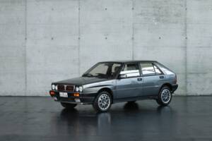 Image 1/50 of Lancia Delta HF Integrale (1988)