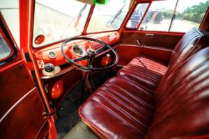 Image 1/50 of Volkswagen T1 panel van (1963)