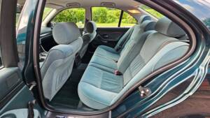 Image 16/18 of BMW 523i (1996)