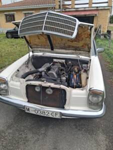 Image 2/11 of Mercedes-Benz 240 D 3,0 (1977)