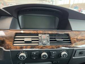 Afbeelding 12/38 van BMW 530i (2003)
