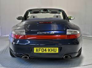 Bild 8/50 von Porsche 911 Carrera 4S (2004)