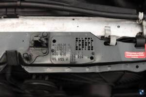 Image 21/98 of Mercedes-Benz 300 E-24 (1992)