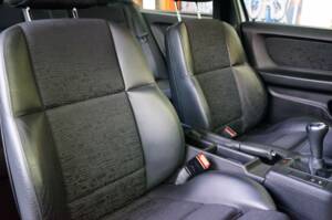 Image 18/31 of BMW 323ti Compact (1998)