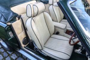 Image 19/30 of Aston Martin V8 EFi Volante (1989)