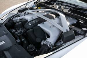 Image 25/50 of Aston Martin Vanquish Volante (2014)