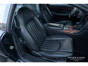 Immagine 6/39 di Aston Martin DB 7 (1999)