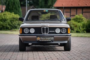 Image 5/76 of BMW 323i (1982)