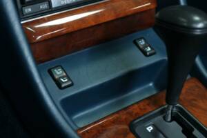 Bild 21/50 von Mercedes-Benz 560 SEC (1988)