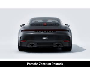 Image 7/14 of Porsche 911 Carrera 4S (1900)