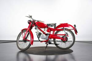 Image 1/50 of Moto Guzzi Motoleggera 65 (1951)