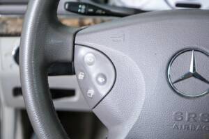 Bild 25/50 von Mercedes-Benz E 320 T 4MATIC (2004)