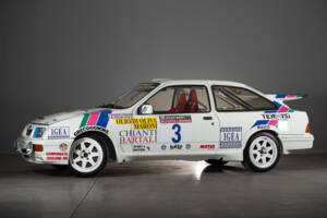 Image 1/18 de Ford Sierra RS Cosworth (1986)