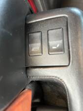 Image 42/47 of Lancia Thema 8.32 (1989)