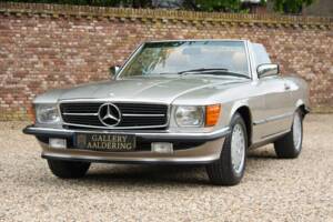 Image 1/50 de Mercedes-Benz 560 SL (1988)
