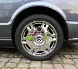 Image 45/50 of Bentley Azure (2007)